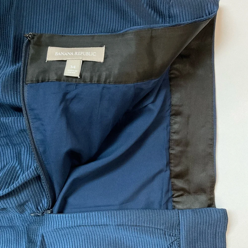 Banana Republic Navy Blue Pleated A-Line Mini Skirt - Picture 2 of 6